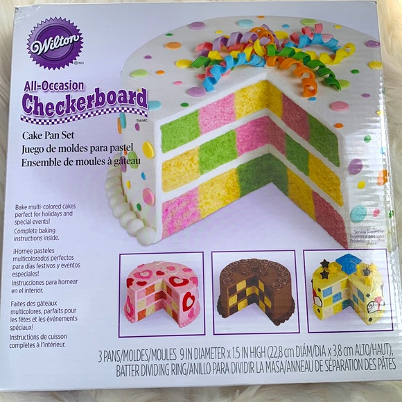 Wilton checkerboard cake pan set, comes with a free cake topper! - Picture 1 of 2